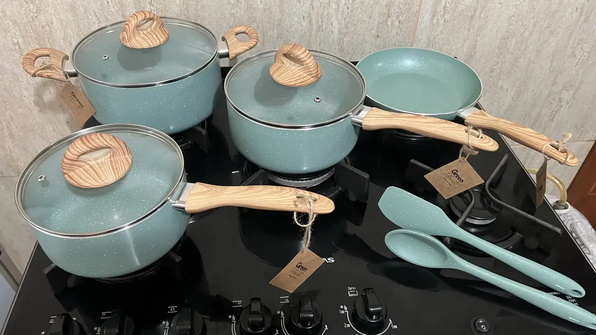 Foto das Panelas Brinox Botanika
